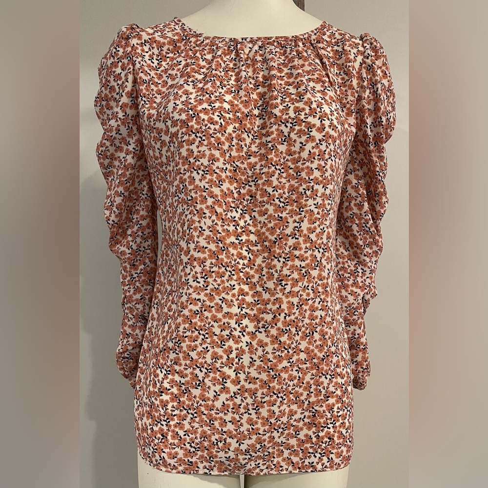 NWT Max Studio Medium ruched sleeve floral flowy blouse shirt